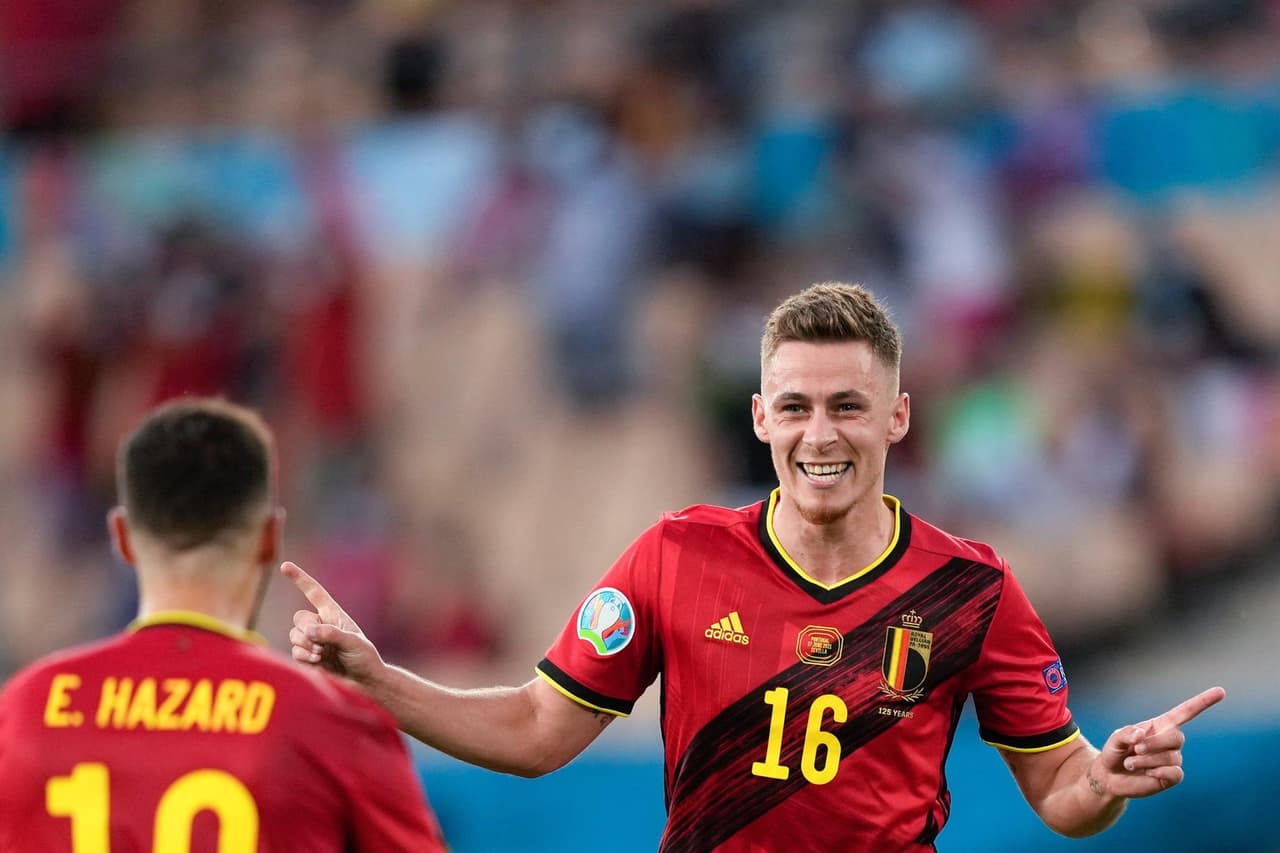 Bélgica, con la mínima, derrota a Portugal y lo deja fuera de la Euro 2020 para avanzar a Cuartos de Final. Thorgan Hazard fue el autor del único tanto del partido y así, los 'Diablos Rojos' se enfrentarán ante la 'Scuadra Azzurra' por el pase a la semifinal.