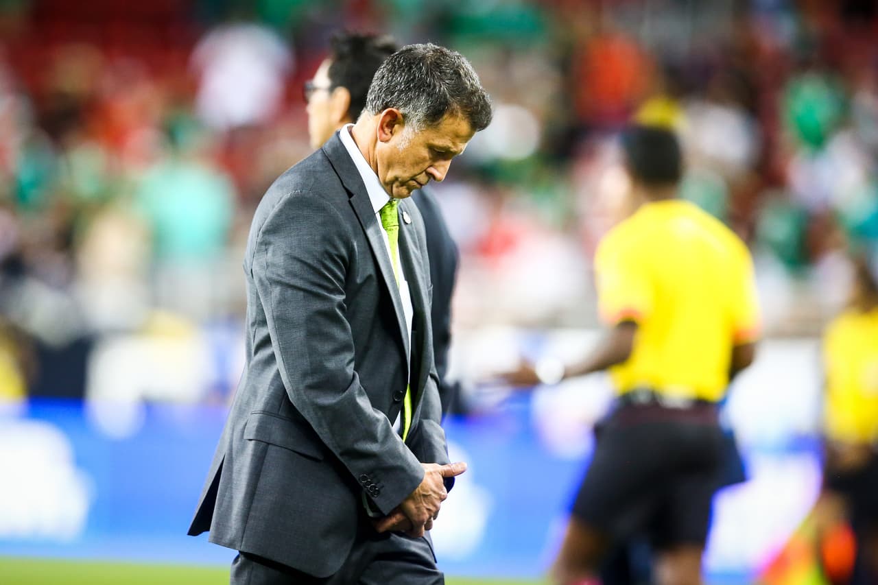 El estadio, con mayoría mexicana, vio toda la faena chilena contra un impotente México, en la única derrota en la era del técnico Juan Carlos Osorio, cuyo cargo quedó en peligro por este vergonzoso resultado.