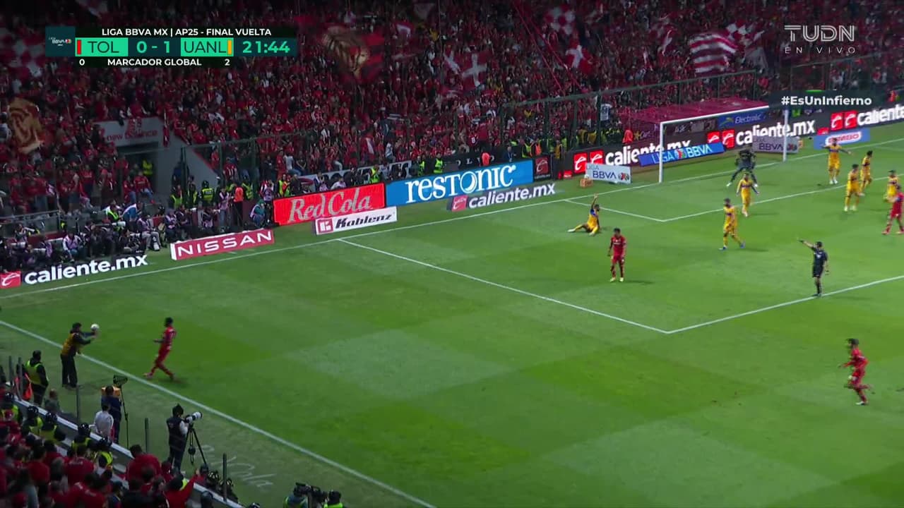 ¡TIRO ATAJADO! disparo por Franco Romero.