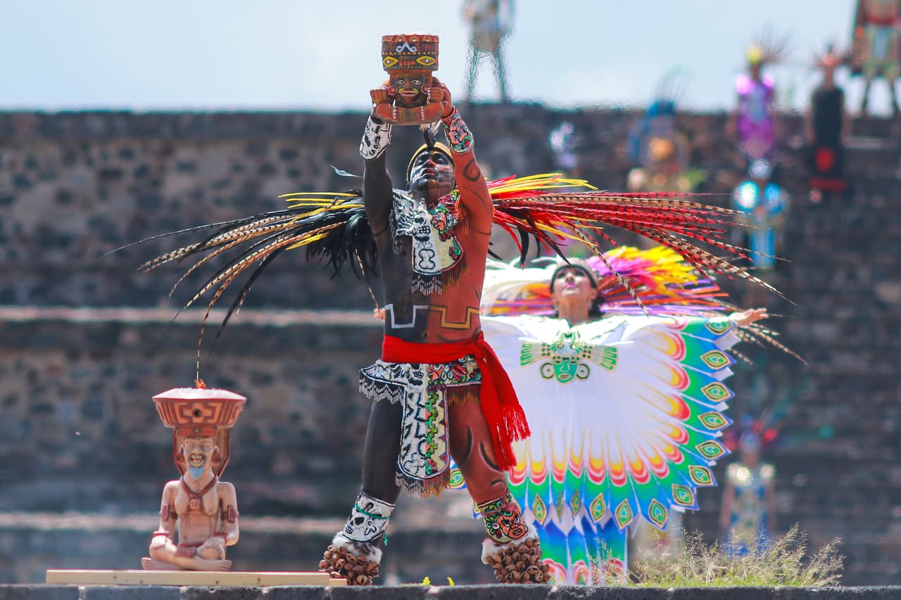 La llama que arderá en el pebetero de los Juegos Panamericanos de Lima 2019 fue creada en la ceremonia del fuego nuevo, ritual celebrado a la manera de la civilización Mexicas en las pirámides de Teotihuacán.