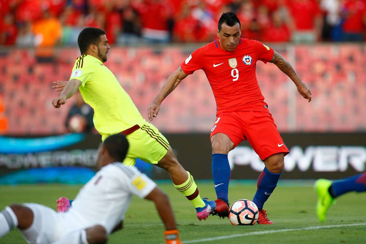 Esteban Paredes, a los 7 minutos de partido, puso pronto el 2-0 y dio un mensaje de evidente superioridad.