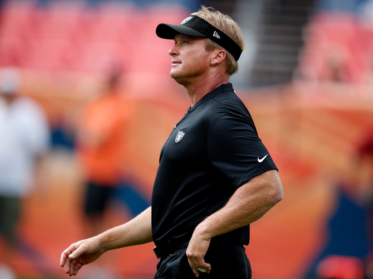 Sin lugar a dudas el regreso a la NFL para Jon Gruden, luego de una década de ausencia, está resultando un camino rocoso por el momento.