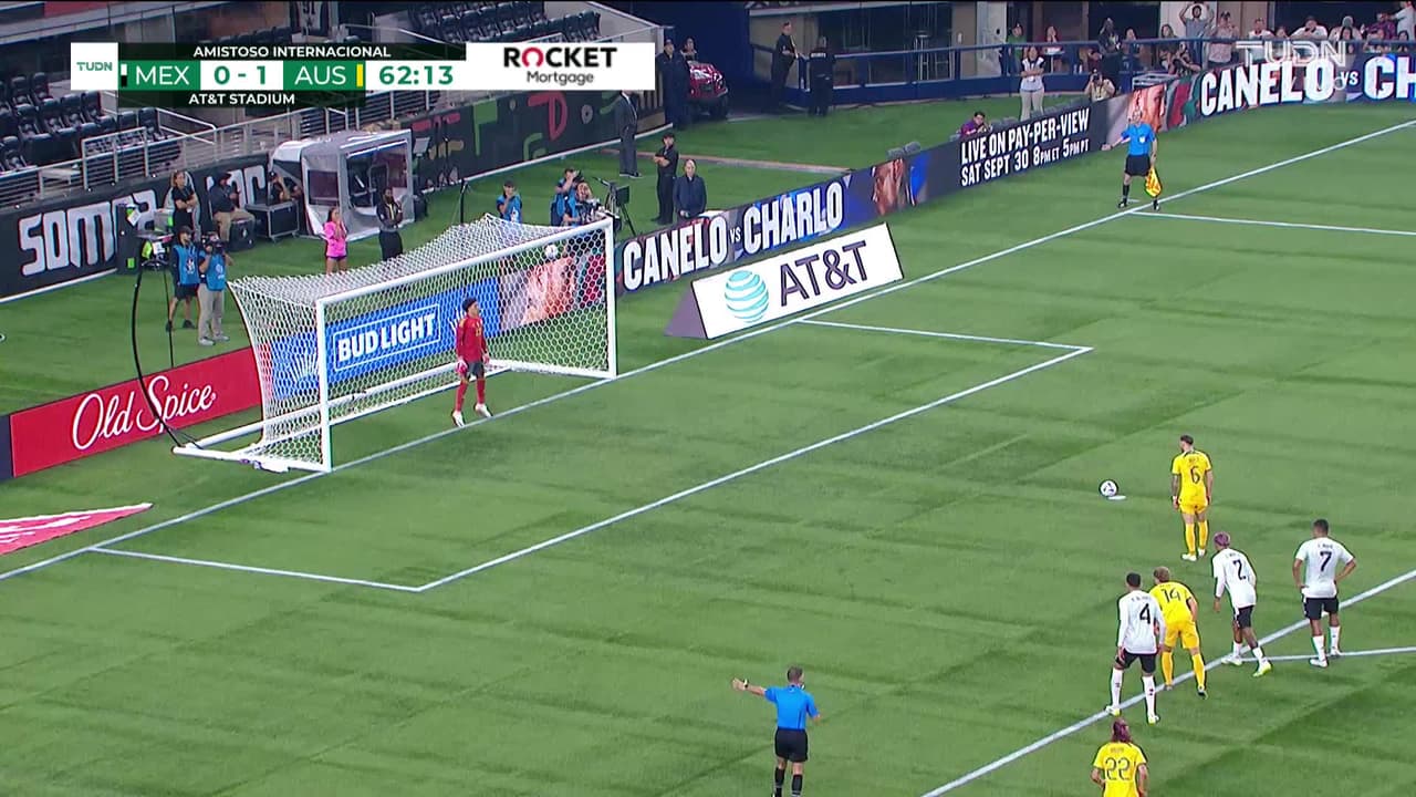 ¡GOL!  anota para Australia. Martin Boyle