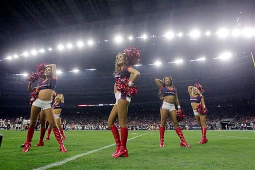 Las porristas engalanaron con su esplendor la Semana 2 de la pretemporada, ¡checa lo mejor de ellas!