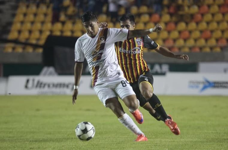 Coras venció a Leones Negros