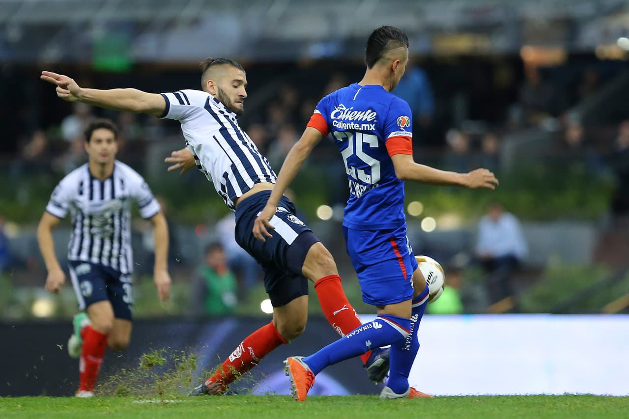 <b>Roberto Alvarado: 8. </b>Fue insistente y le cometieron un penal, además, el peligro es latente cuando toma el balón de 3/4 para arriba