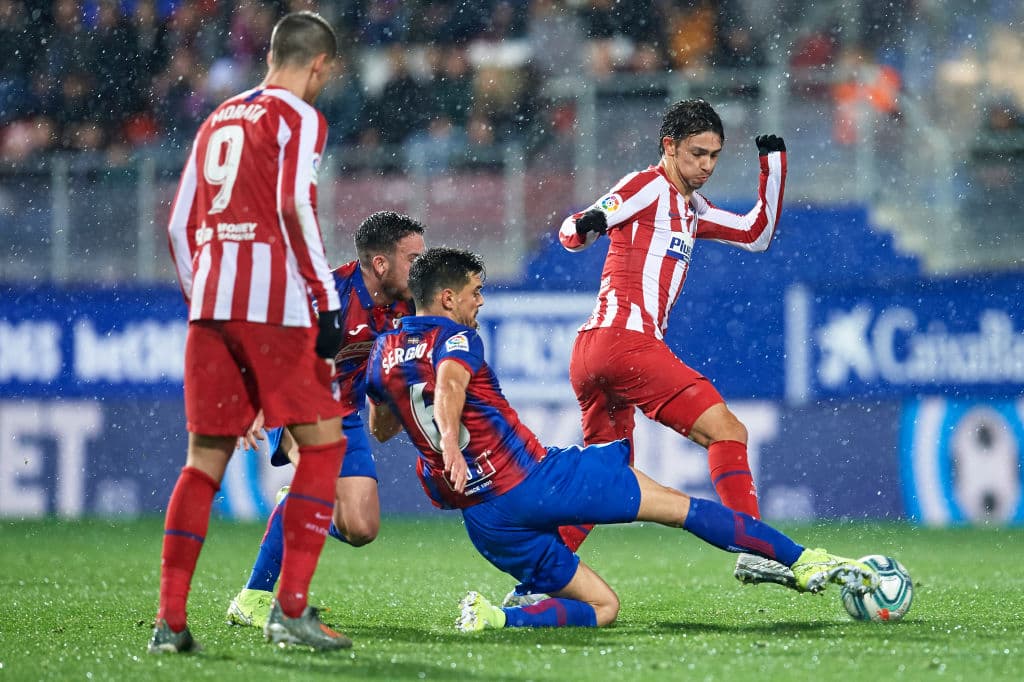 Con goles de Esteban Burgos y Edu Exp´´osito, el Eibar gana y ocasiona la tercer derrota del Atlético en lo que va del torneo.