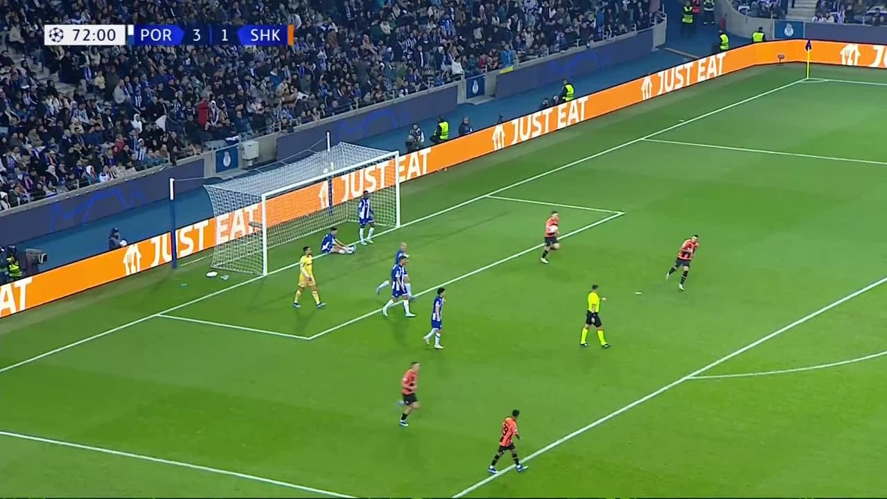 ¡Autogol del Porto! Eustaquio se equivoca y regala el 3-2 del Shakhtar