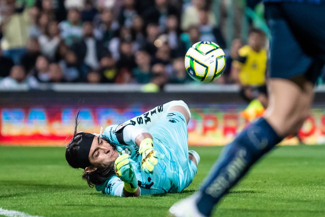 Santos Laguna y América disputaron un entretenido partido como parte de la Jornada 5 del Clausura 2023. Harold Preciado y Javier Correa anotaron para los laguneros en el primer tiempo, mientras que Henry Martín descontó de penal al final de la primera parte y Roger Martínez encontró el empate de tiro libre al 84'.