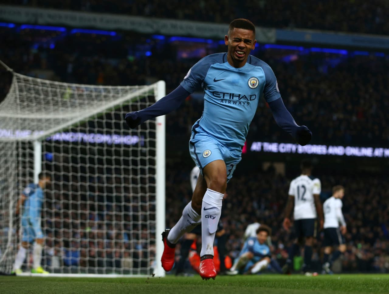 Otro de los jóvenes es el brasileño Gabriel Jesus, que tras una gran temporada con Palmeiras pasó al Manchester City donde ya ha demostrado su calidad junto al 'Kun' Agüero y demás figuras que dirige Pep Guardiola.