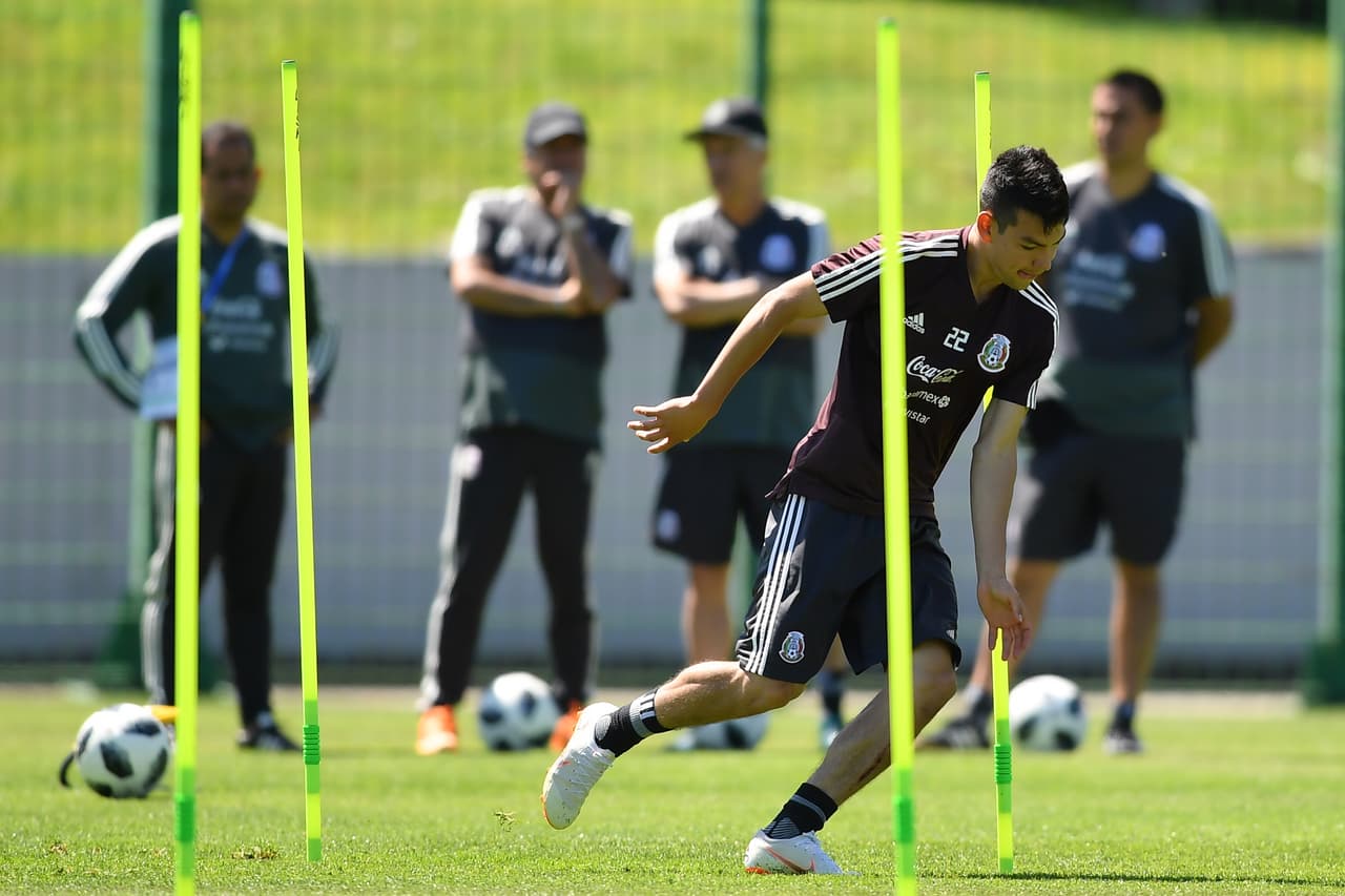 La práctica se realiza bajo la mirada atenta del cuerpo técnico que espera aprovechar estos días para tener la mejor versión del 'Tri' contra Corea del Sur.