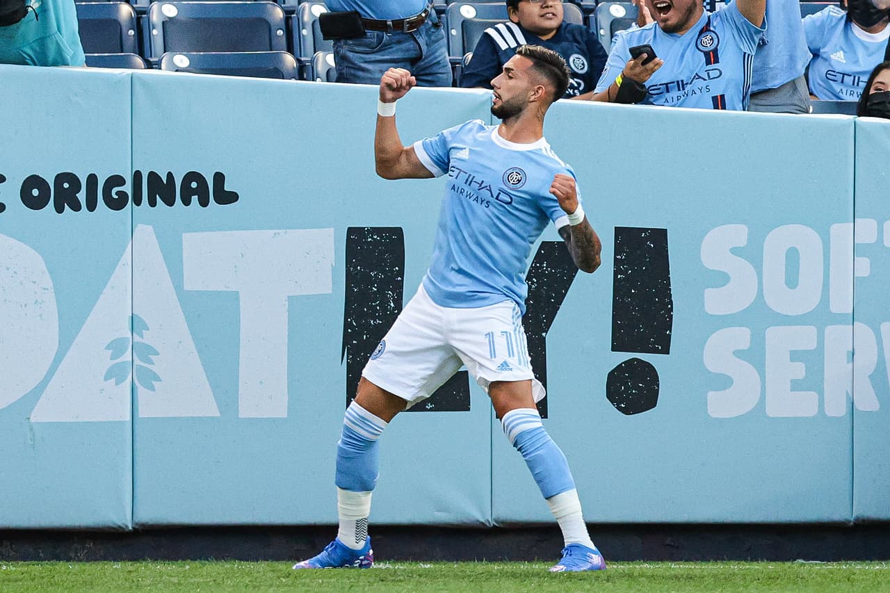 En el Yankee Stadium, New York City FC enlazó una nueva goleada. Esta vez fue un 4-1 sobre Columbus Crew SC.
<br>