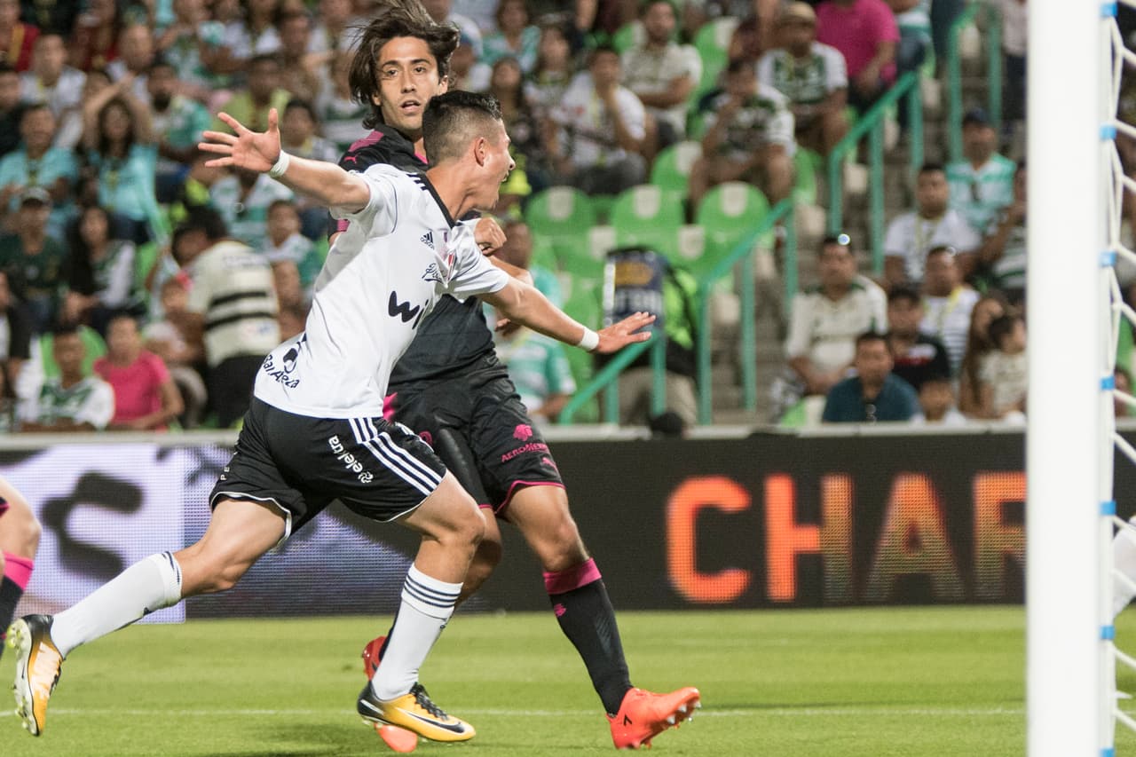Bryan Garnica tras anotar su gol contra Santos.