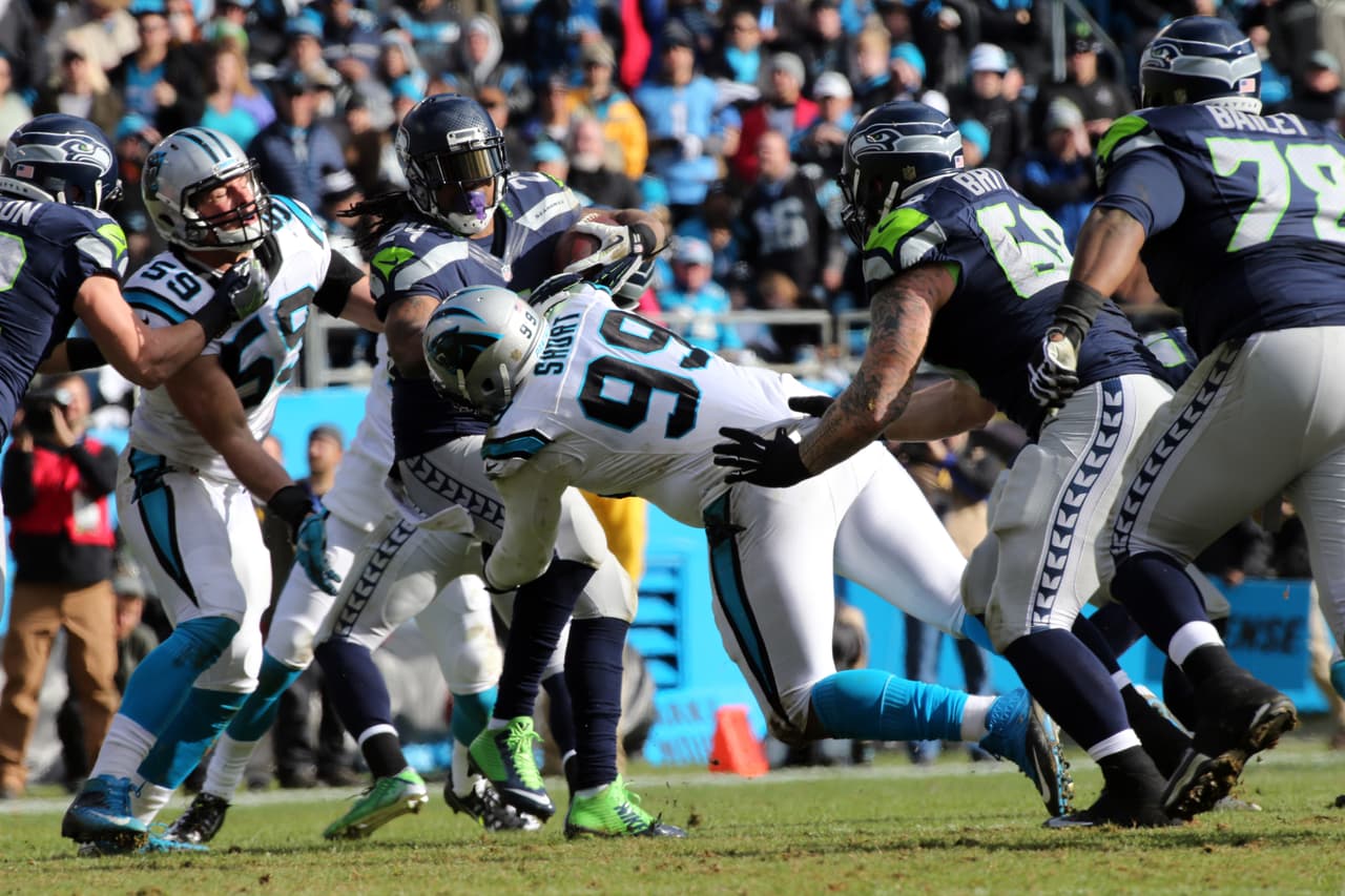 58 / KAWANN SHORT - DT - CAROLINA PANTHERS - Su tercer año en la NFL fue el mejor con Panthers. Líder del equipo en capturas de quarterback con 11, jugó toda la temporada, primera vez que logra eso en su carrera. Agregó 55 tackleadas, empatado séptimo lugar de Carolina. El año pasado no apareció en el Top 100.