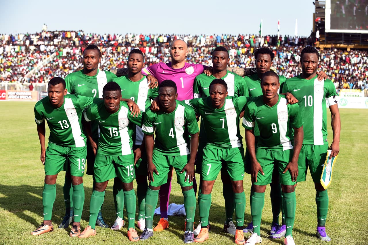 CAF - Nigeria: es quizás el equipo con más diferencia sobre sus rivales. Es líder del grupo B con 6 puntos. Camerún es segundo con 2 unidades, Azmbia y Argelia tienen un punto.