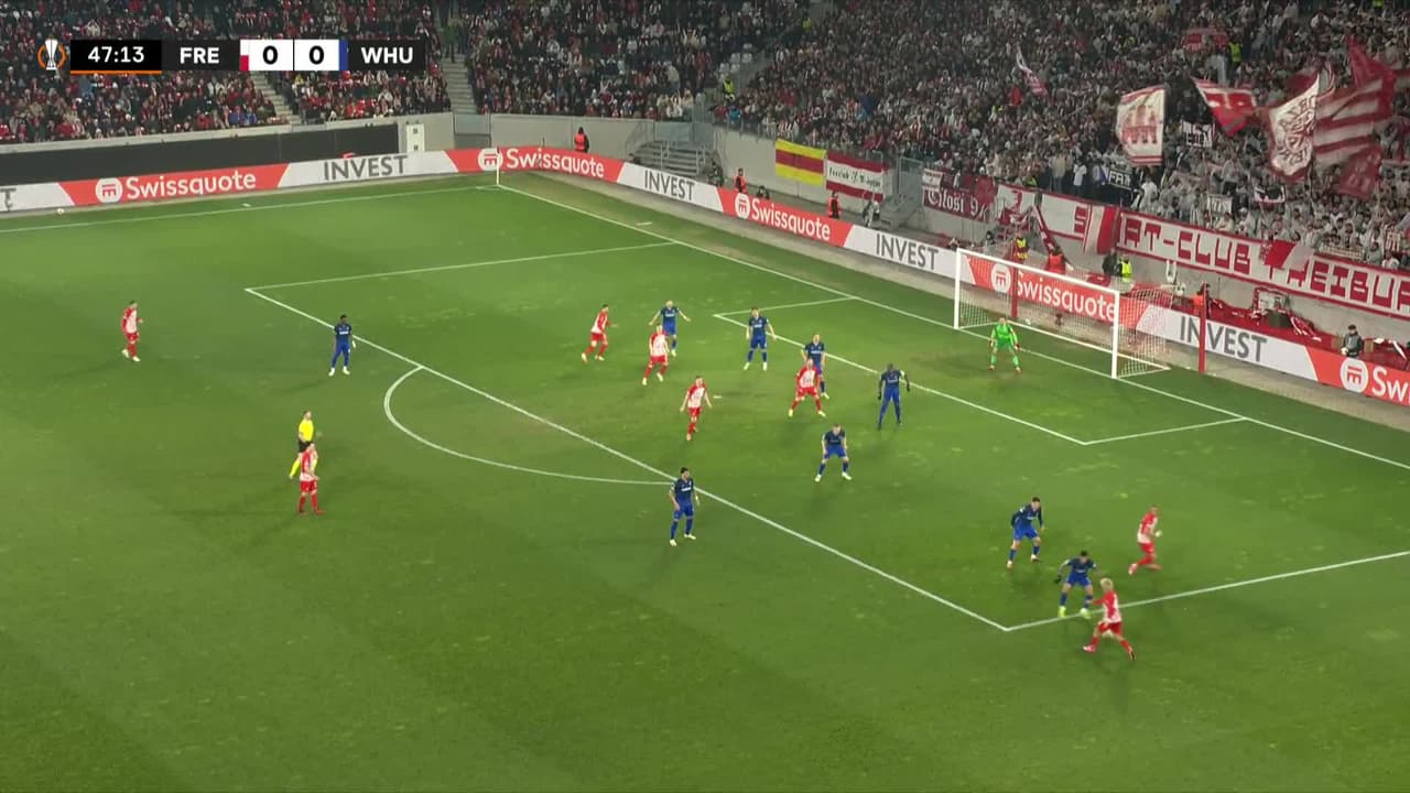 ¡TIRO ATAJADO! disparo por Roland Sallai.