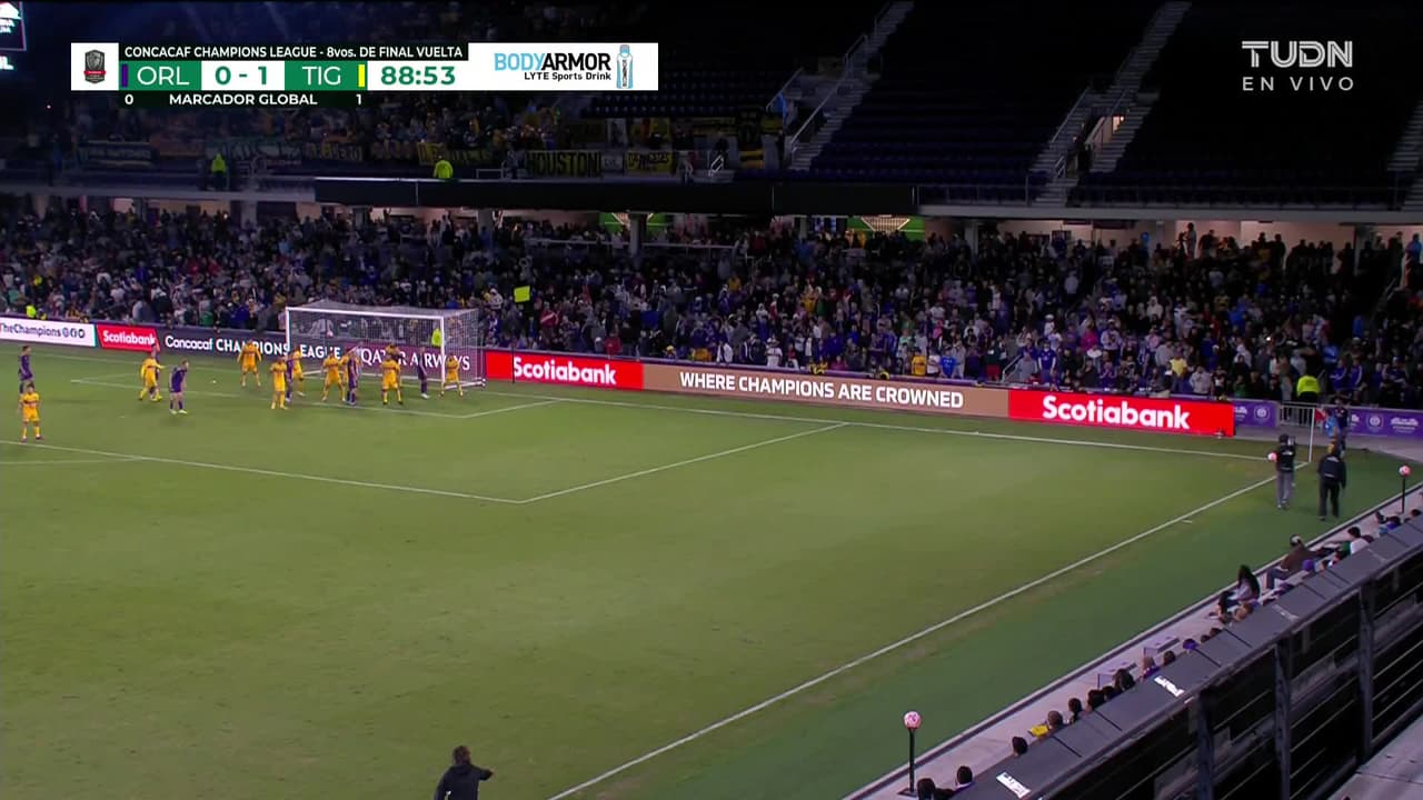 ¡TIRO ATAJADO! disparo por Dagur Thórhallsson.