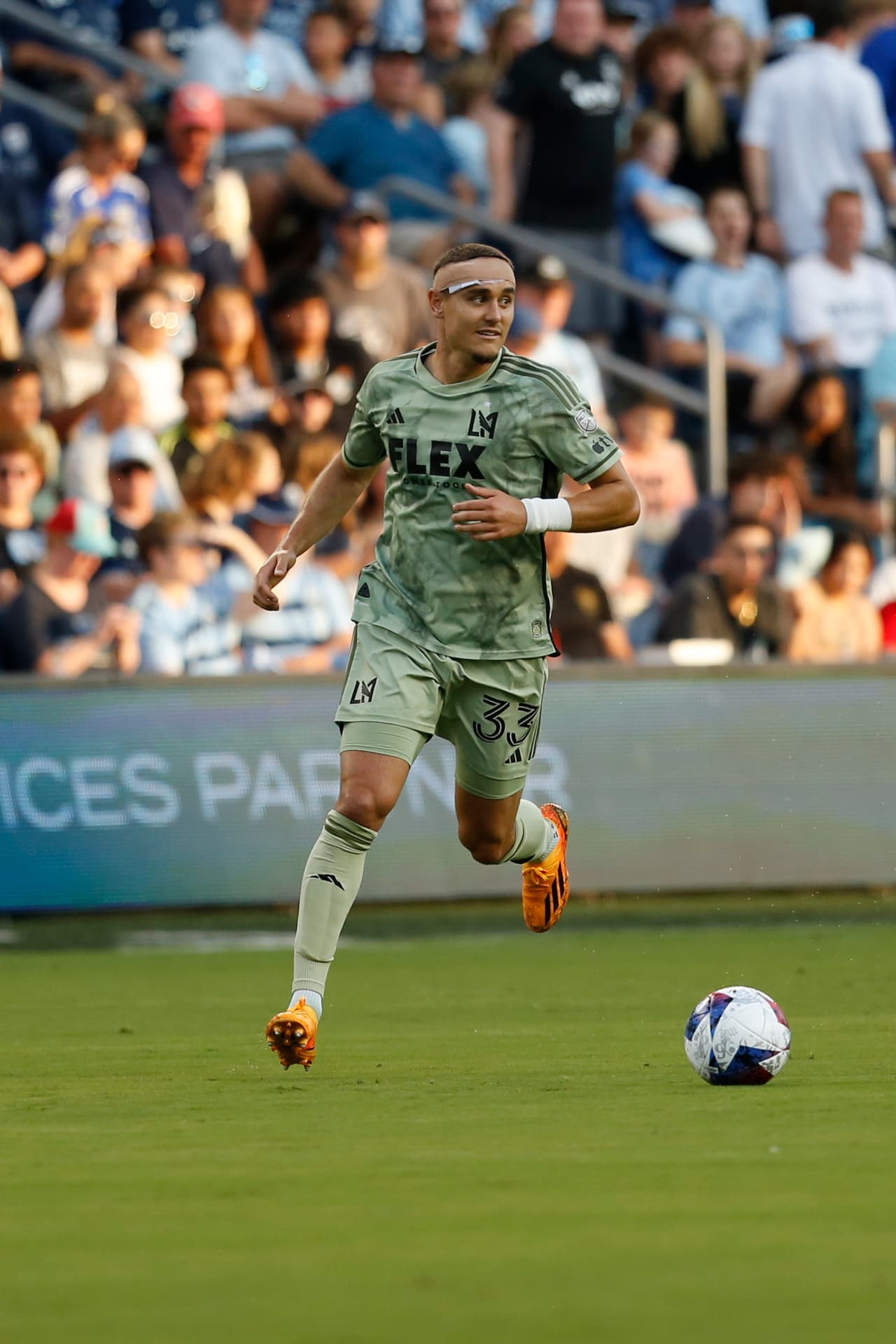 Defensor - AARON LONG (LAFC)