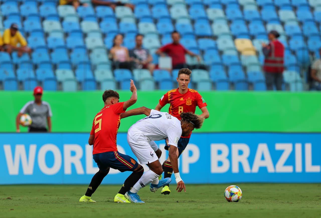 España 1-6 Francia. Valera abrió el marcador por La Roja; Kouassi ,Mbuku , Lihadji, Pembele, Rutter y Aouchiche anotaron para los galos.