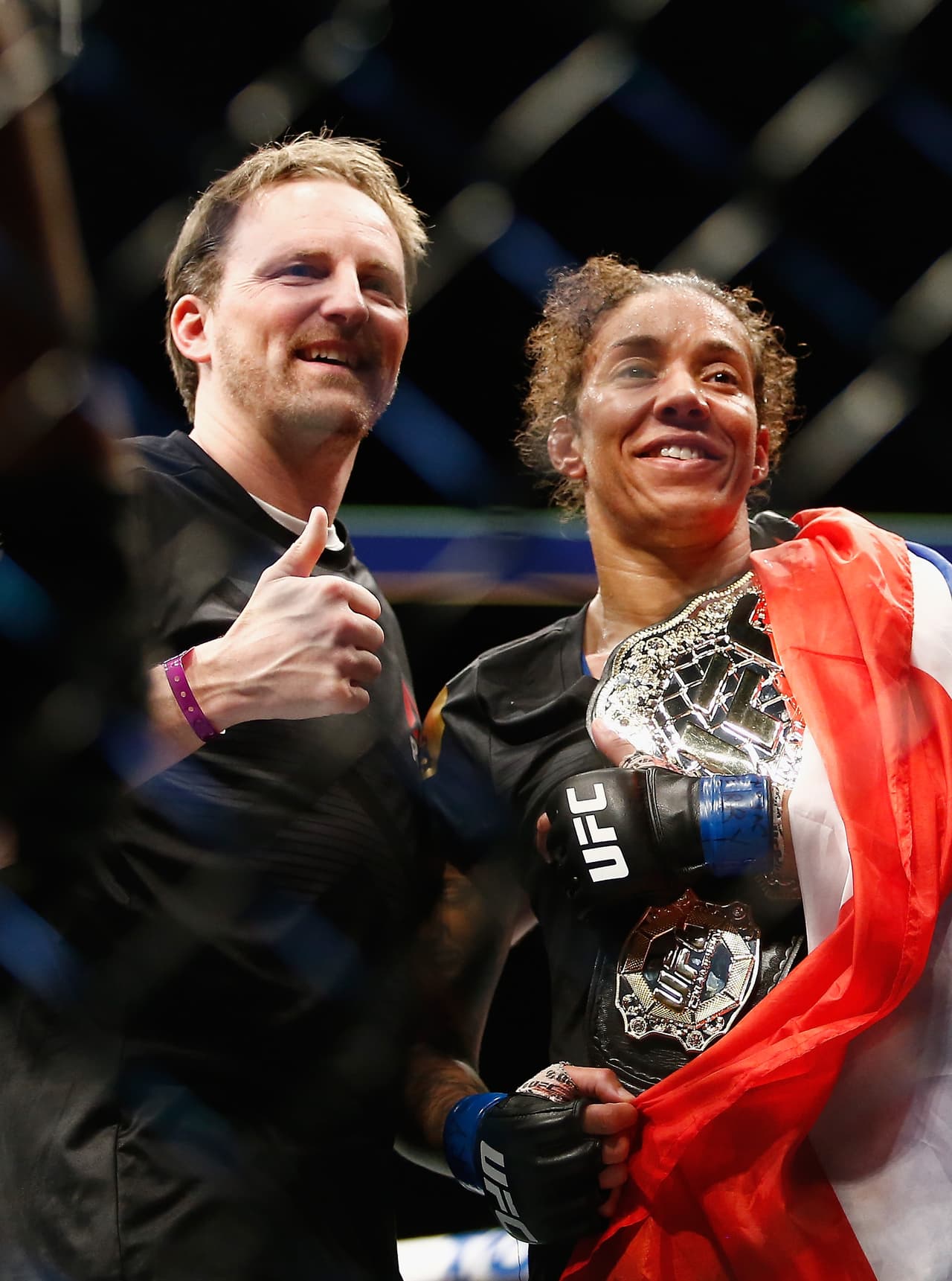 Germaine de Randamie hizo historia al proclamarse como campeona pluma y Anderson Silva volvió al triunfo tras cinco años.