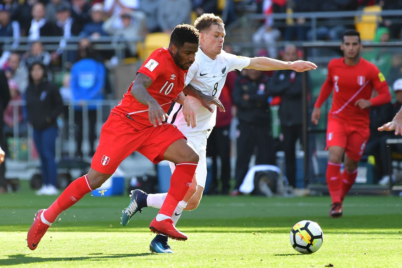Tras el primer tiempo, Nueva Zelanda estuvo más cerca de abrir el marcador. Perú sufrió para descifrar el planteamiento del rival.