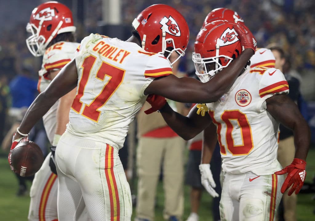<b>3) Kansas City Chiefs (9-2)</b>. Ninguna derrota es grata, pero luego del espectáculo que dieron junto con los Rams la noche del lunes, pueden sentirse orgullosos de volverse tendencia mundial.