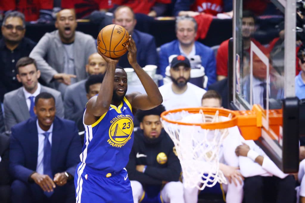 Aunque al final del primer medio solo eran cinco puntos la diferencia, Golden State hundió 16 de 40 tiros para un 40 por ciento de efectividad, pero cayeron en un pesado lapso de fallar 10 tiros seguidos.