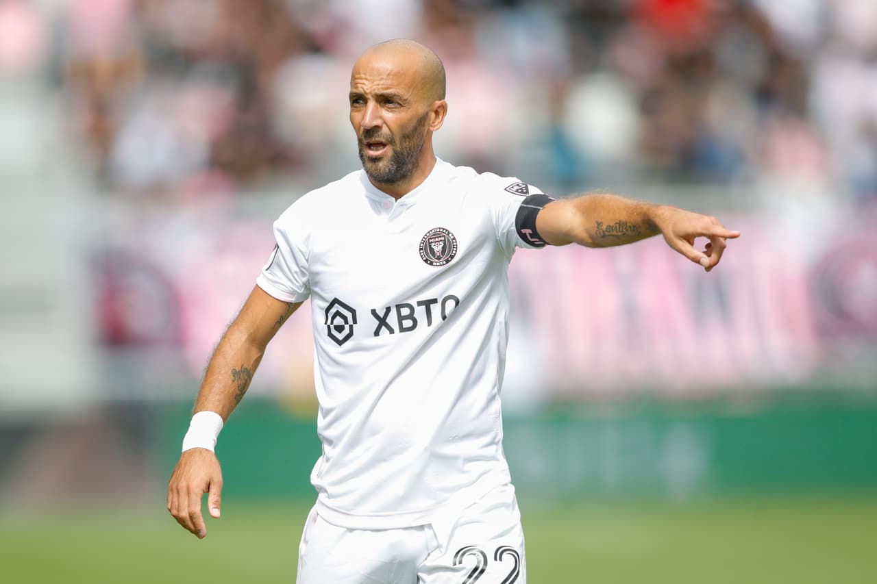 Higuaín cerró casi una década de servicio en MLS, jugando para clubes como Columbus Crew, D.C. United e Inter Miami CF.
<br>