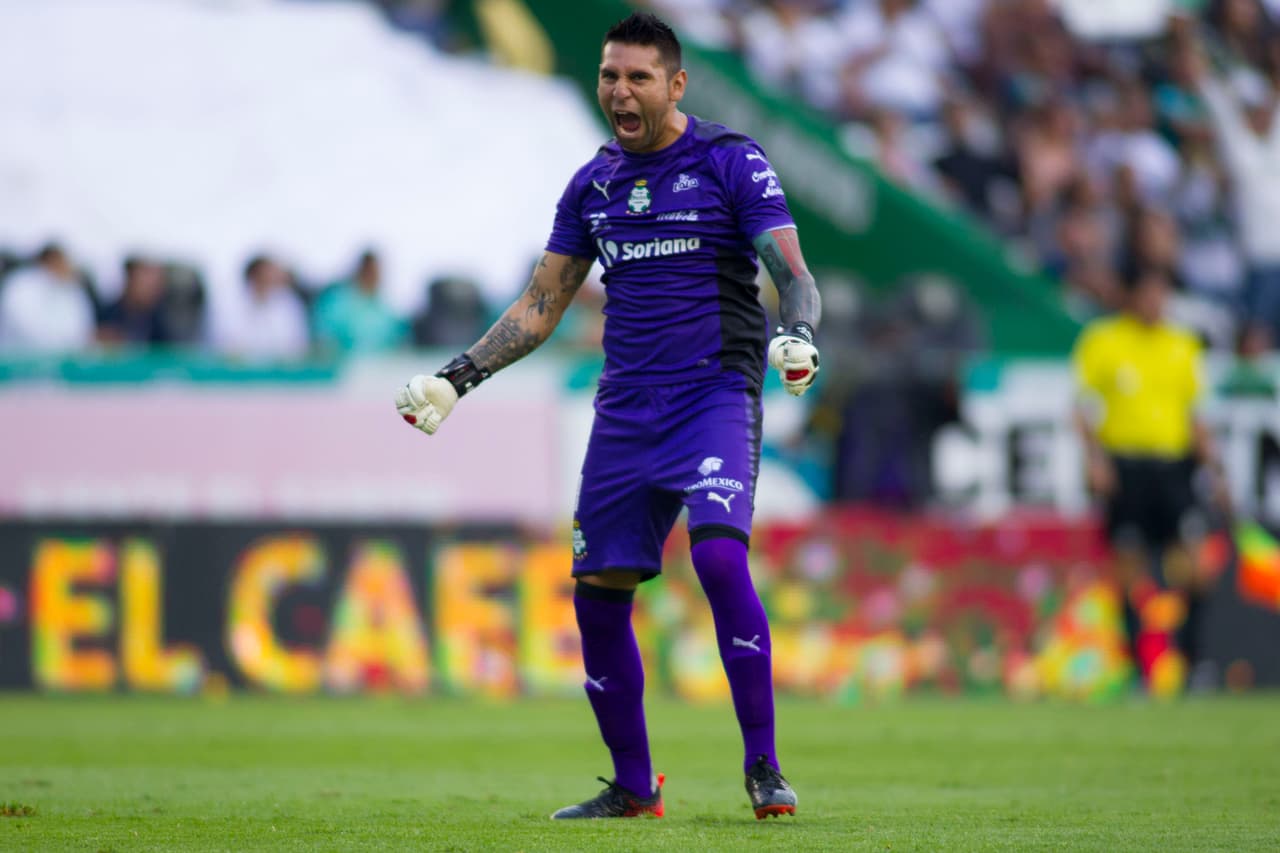 Jonathan Orozco festeja uno de los goles con los que Santos conoció el triunfo.