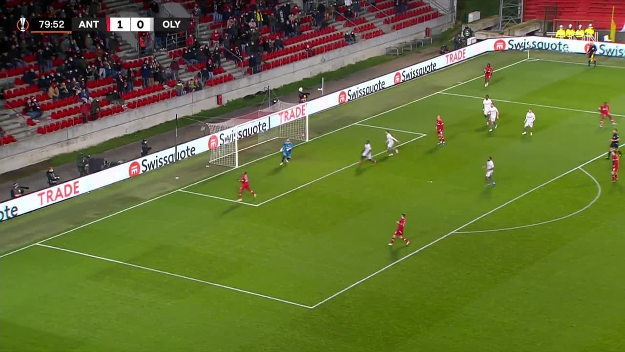 ¡TIRO ATAJADO! disparo por Michel Balikwisha.