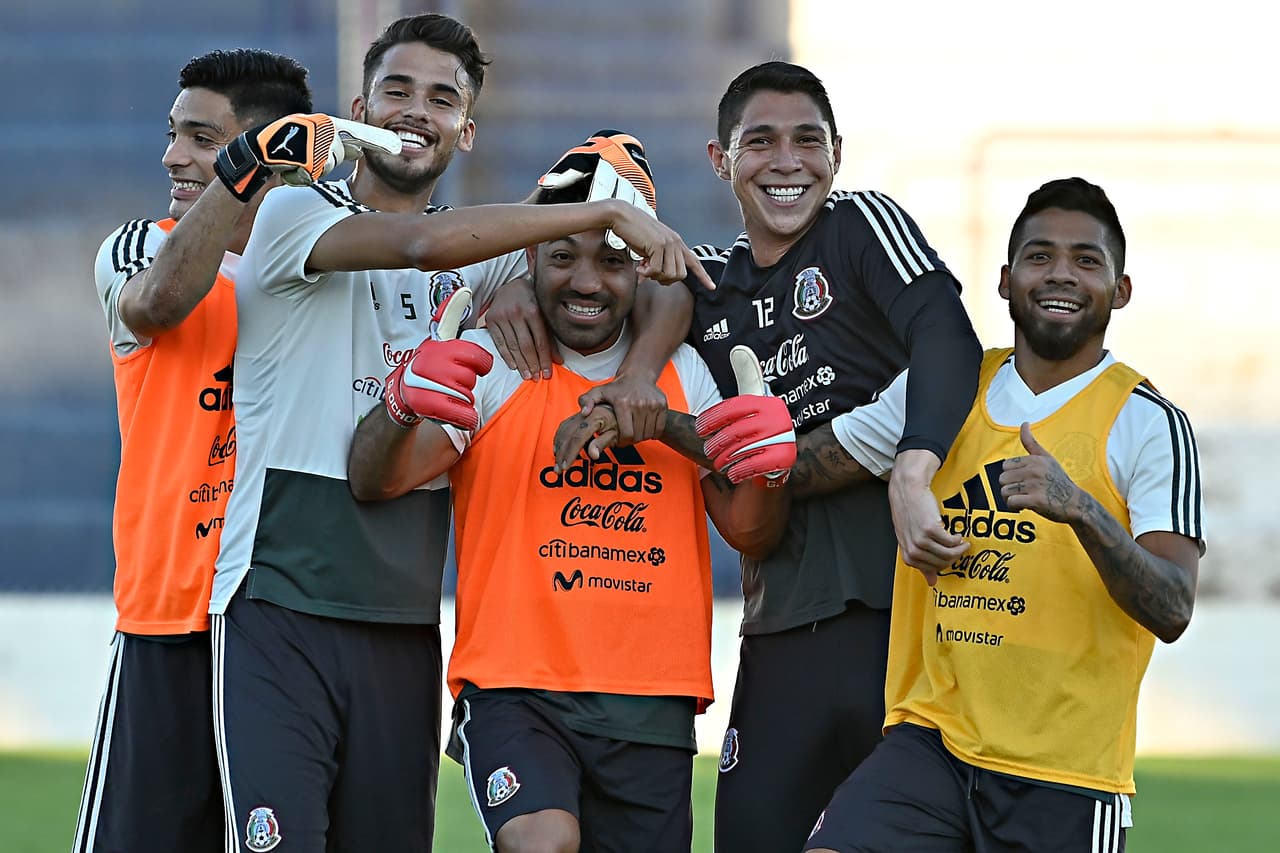 Tras haber tenido que improvisar a su arribo a Argentina, por no contar con los aditamentos para entrenar como estaba pactado, los jugadores de la Selección Mexicana tuvieron una práctica completa.