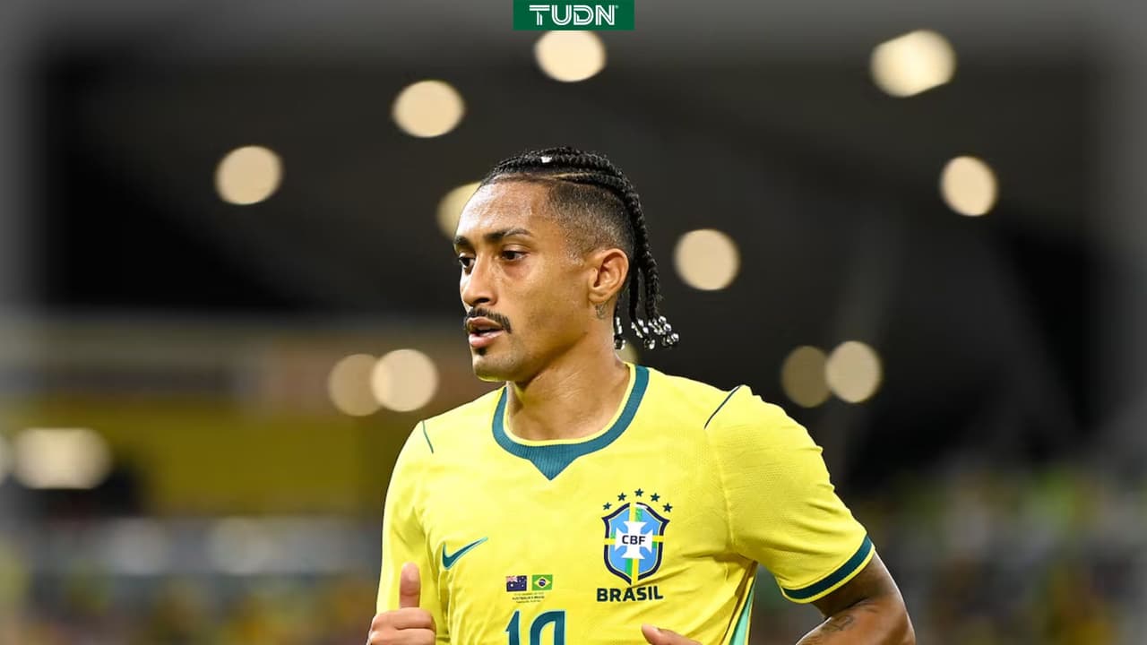 Raphinha vuelve al FC Barcelona por lesión con Brasil