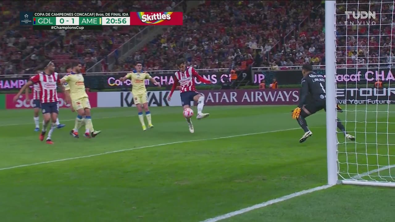 ¡No se puede creer! Chiquete estaba solo y falla de forma increíble