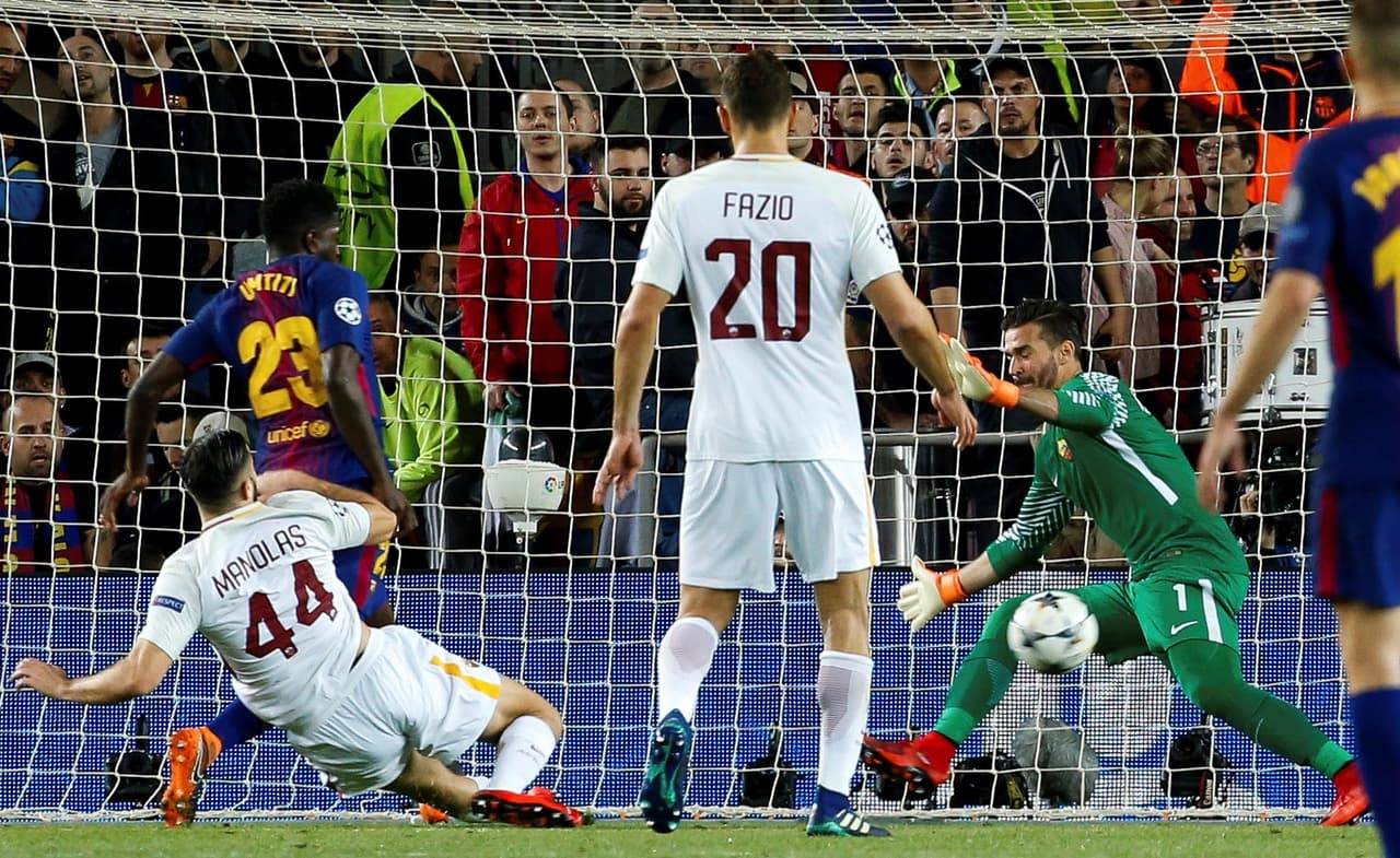 Ya en la segunda mitad el turno del autogol fue para Manolas, quien buscaba evitar que Samuel Umtiti conectara.