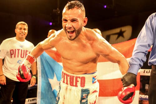 'Pitufo' Díaz, de 1,68 metros de altura (5 ft 6 in), demuestra que sus tres años en el profesionalismo, mezclados con su juventud y buenos registros, lo convierten en una figura lista para recibir toda la atención de las 'grandes ligas del boxeo'.