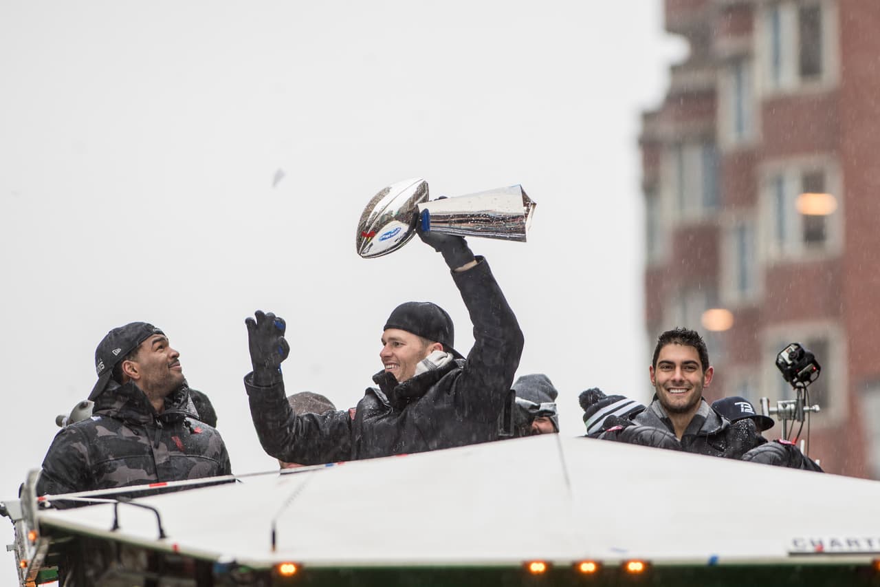 BOSTON, MA - FEBRUARY 07: Tom Brady of the New England Patriots holds the Vince Lombardi trophy during the Super Bowl victory parade on February 7, 2017 in Boston, Massachusetts. The Patriots defeated the Atlanta Falcons 34-28 in overtime in Super Bowl 51. (Photo by Billie Weiss/Getty Images)