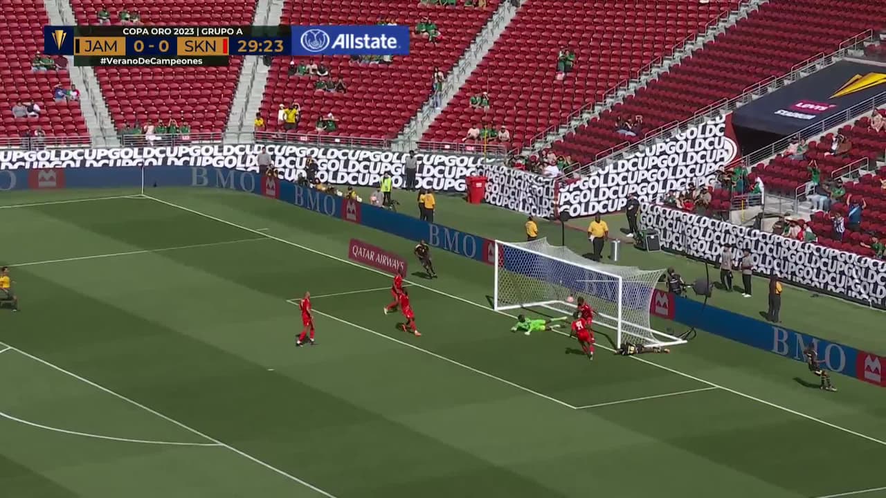 ¡AUTOGOL! de Julanni Archibald para Jamaica.