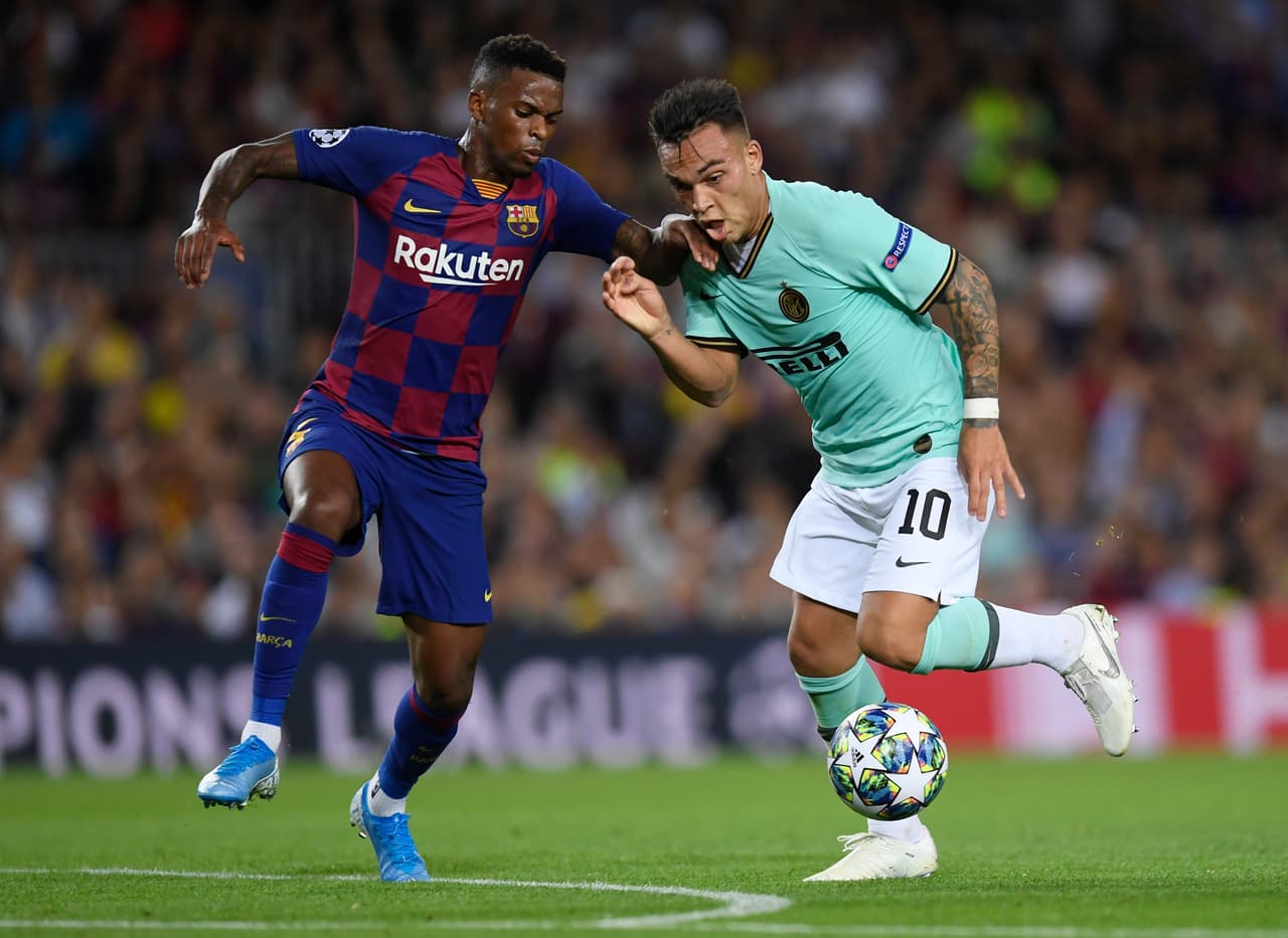 La mejor temporada de Suárez fue en 2016/17, pues anotó contra el Sevilla en la Supercopa de España e hizo un Hat-trick contra el Betis en La Liga. En la Champions League anotó dos goles al Celtic de Glasgow en la goliza 7-0.