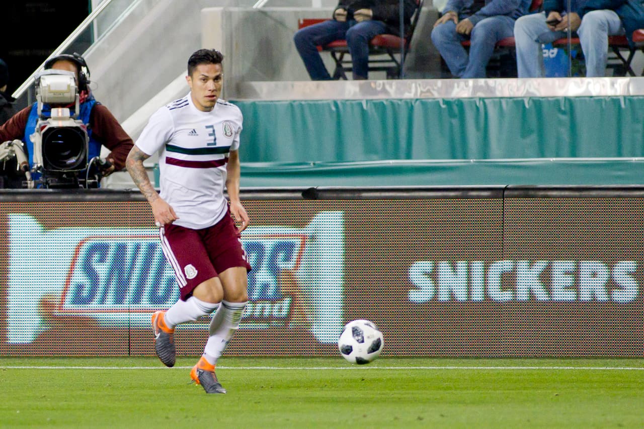 <b>Defensa: </b>Carlos Salcedo