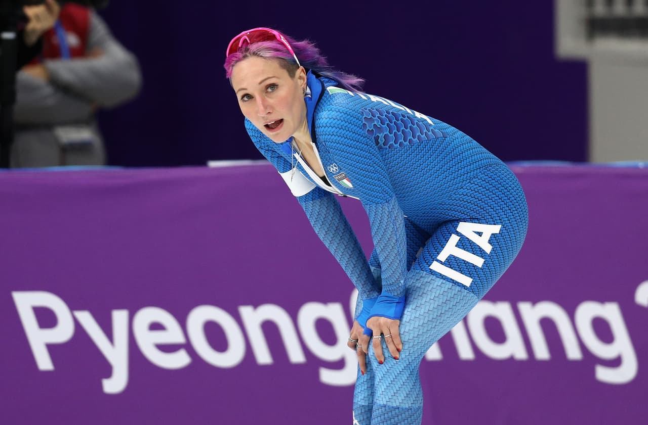 Las participantes del patinaje en velocidad mostraron su capacidad y además se destacaron por el atractivo de sus rostros y cuerpos atléticos en la jornada. Acá, Francesca Lollobrigida de Italia