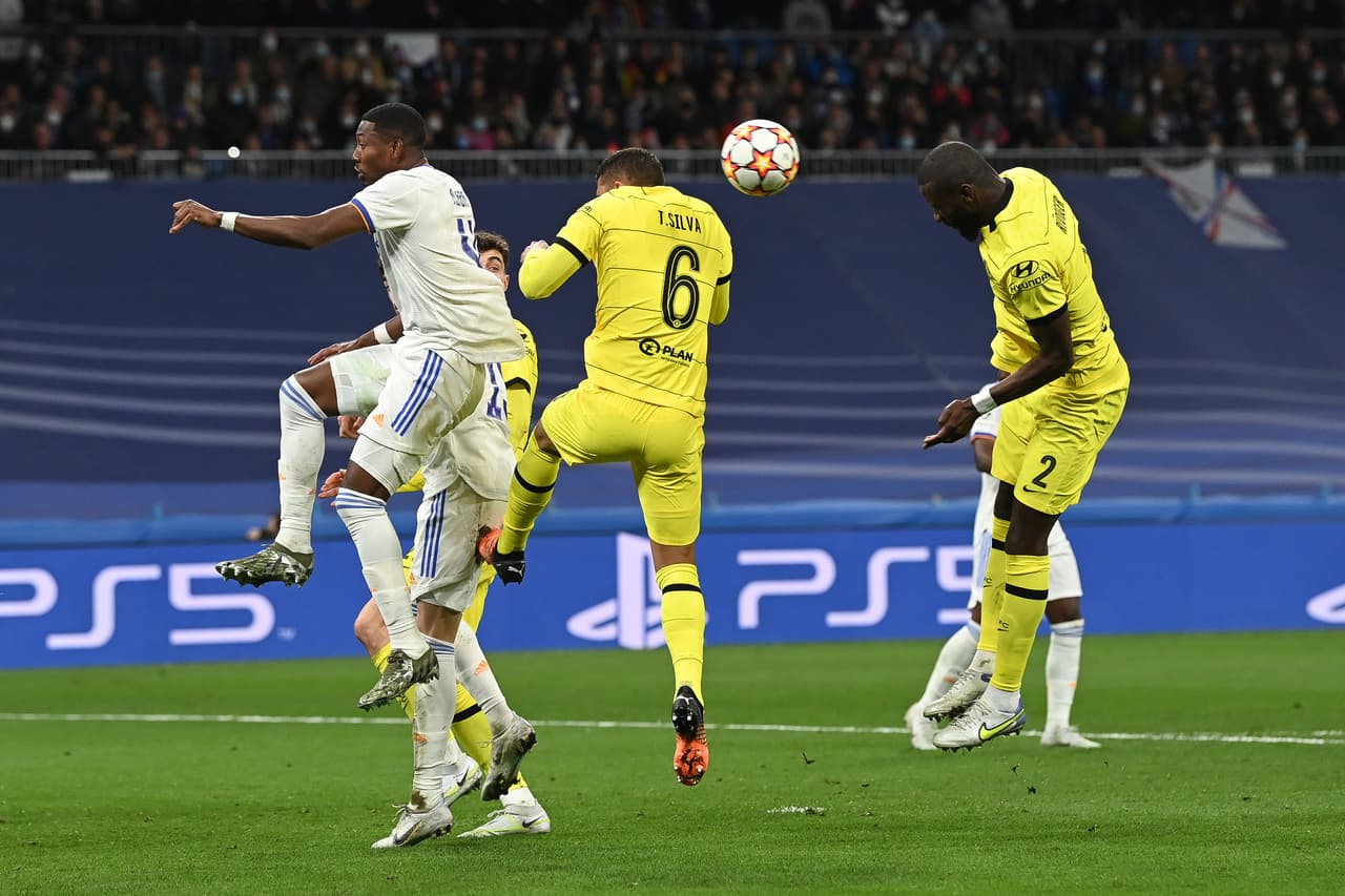 Chelsea le dio un ‘paseo’ al Madrid durante 75 minutos y se puso 0-3 con un pie en Semifinales, pero el cuadro merengue resurgió en el Bernabéu y con goles de Rodrygo y Benzema revivió en la serie.