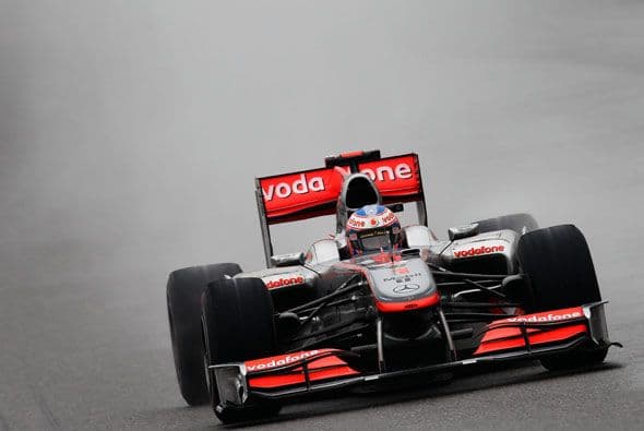 Button desafió las malas condiciones para encaminarse a su segunda victoria de la temporada 2010.