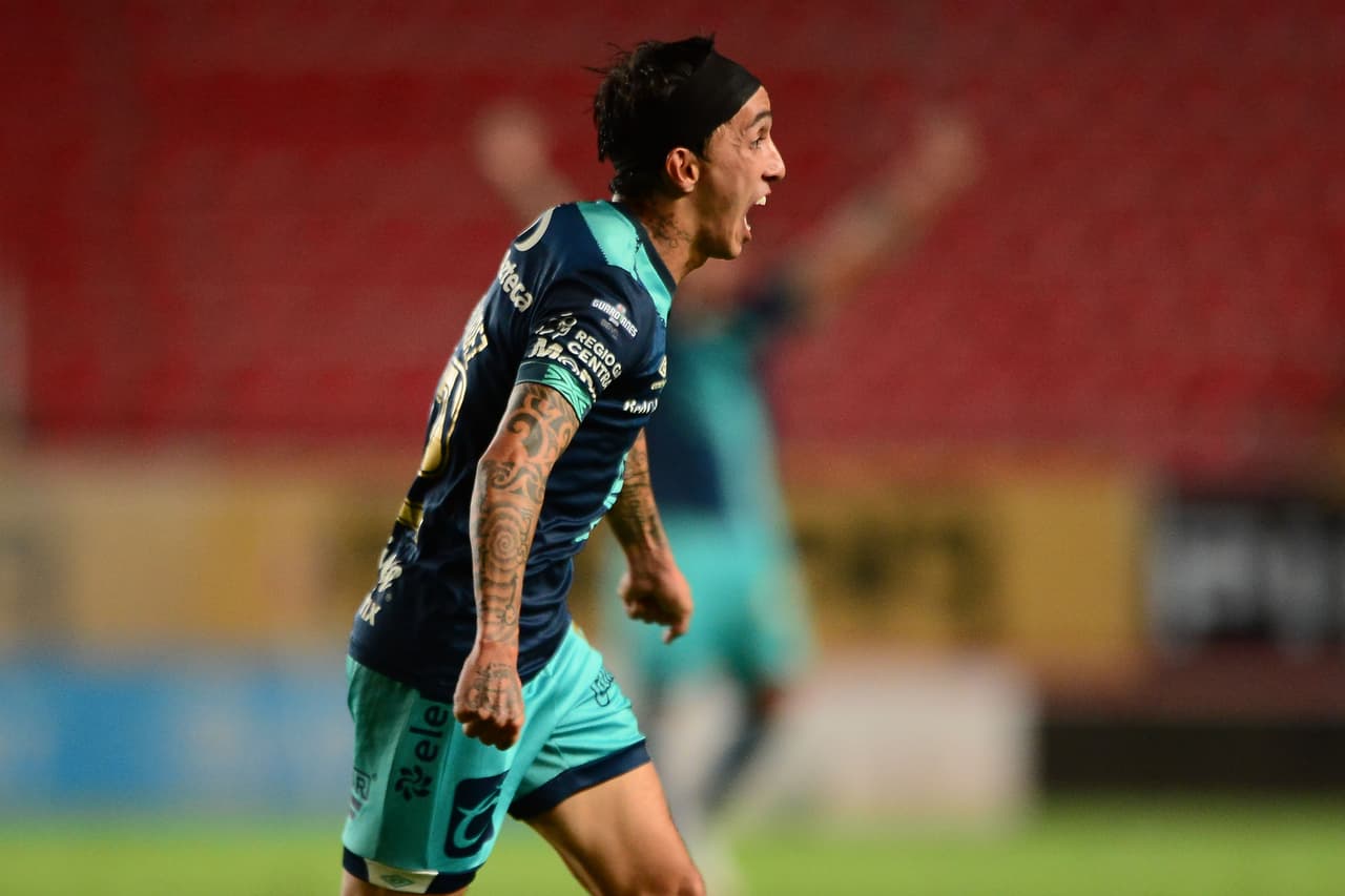 A los 40’ del primer tiempo los visitantes se adelantaron en el marcador.