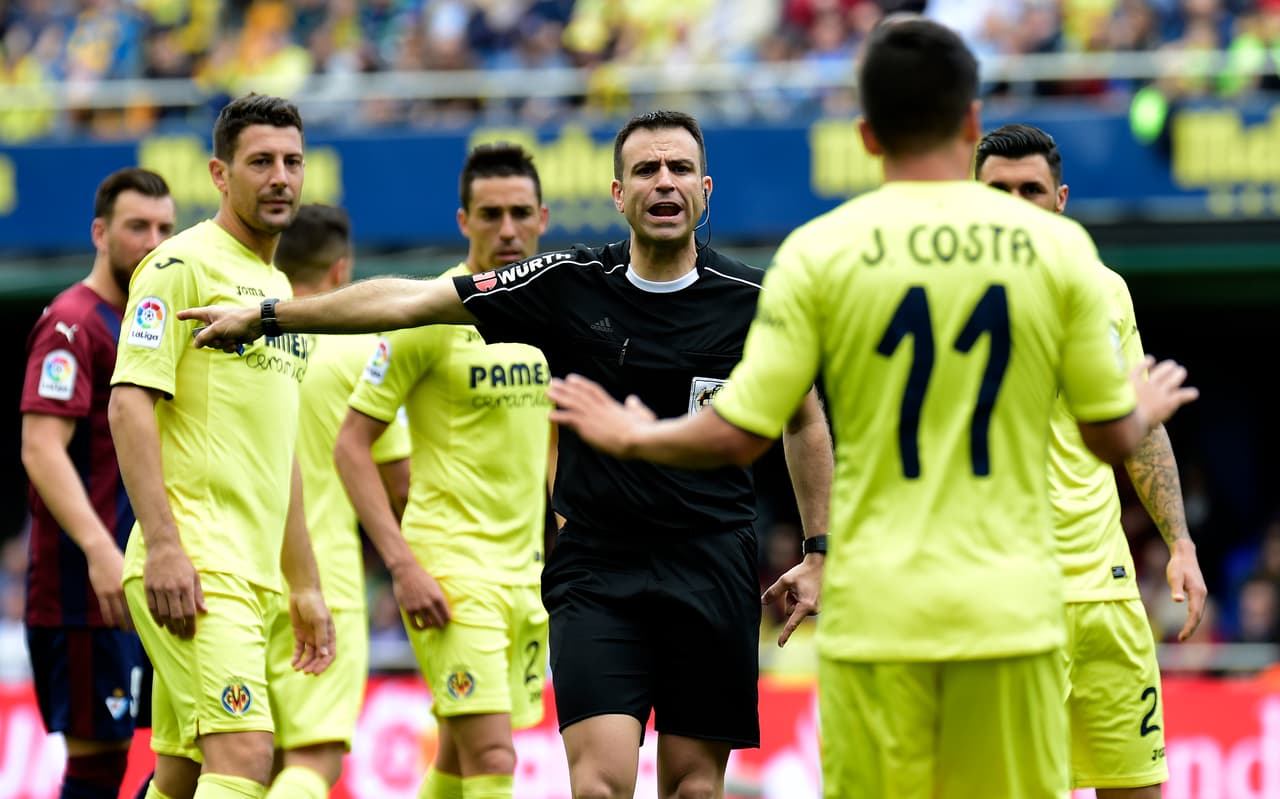 El primer gol del Eibar llegó tras un penal que sancionó el ártbitro Daniel Ocon.