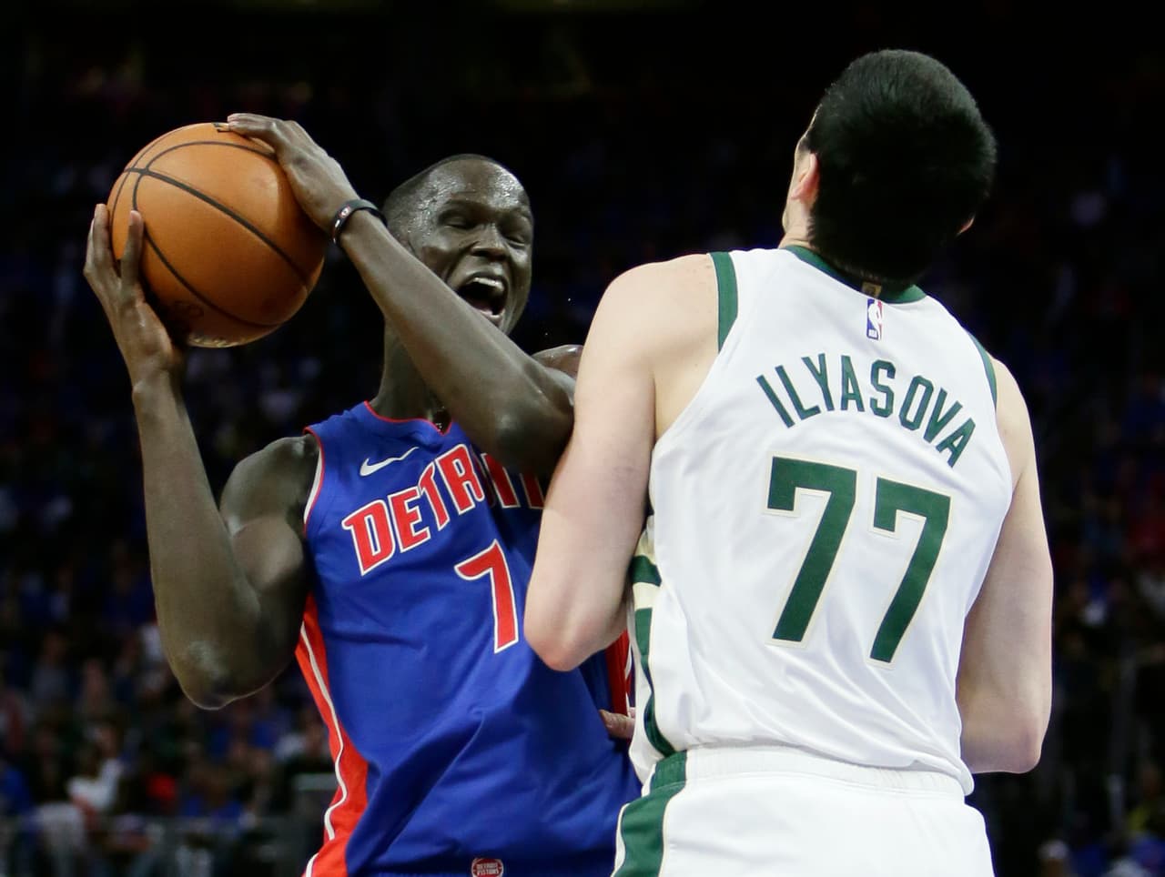 Los Detroit Pistons no pudieron defender su casa y cayeron por 119-103 en el tercer juego de la Primera Ronda de Playoffs en la Conferencia Este.