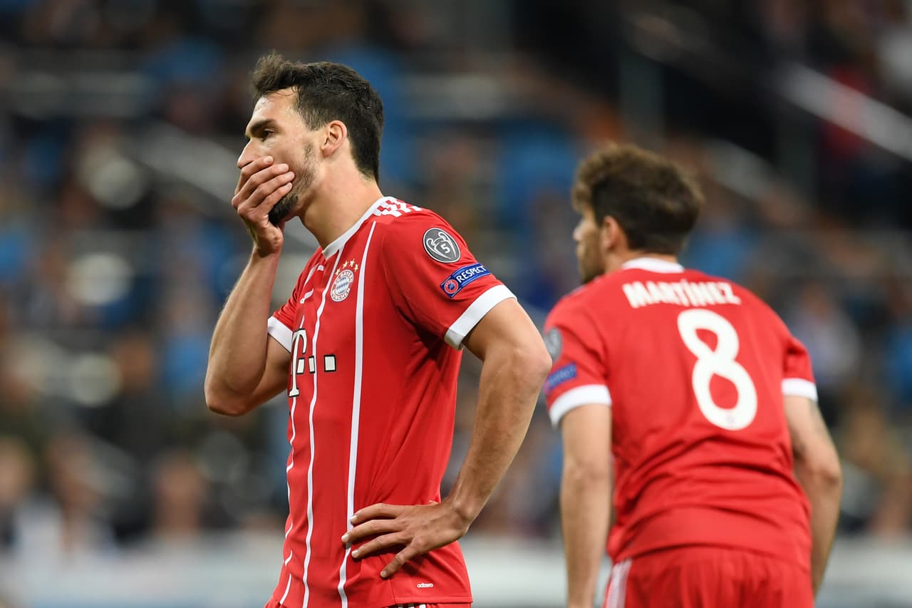 MADRID, SPAIN - MAY 01: Mats Hummels of Bayern Muenchen reacts during the UEFA Champions League Semi Final Second Leg match between Real Madrid and Bayern Muenchen at the Bernabeu on May 1, 2018 in Madrid, Spain. (Photo by Matthias Hangst/Bongarts/Getty Images)