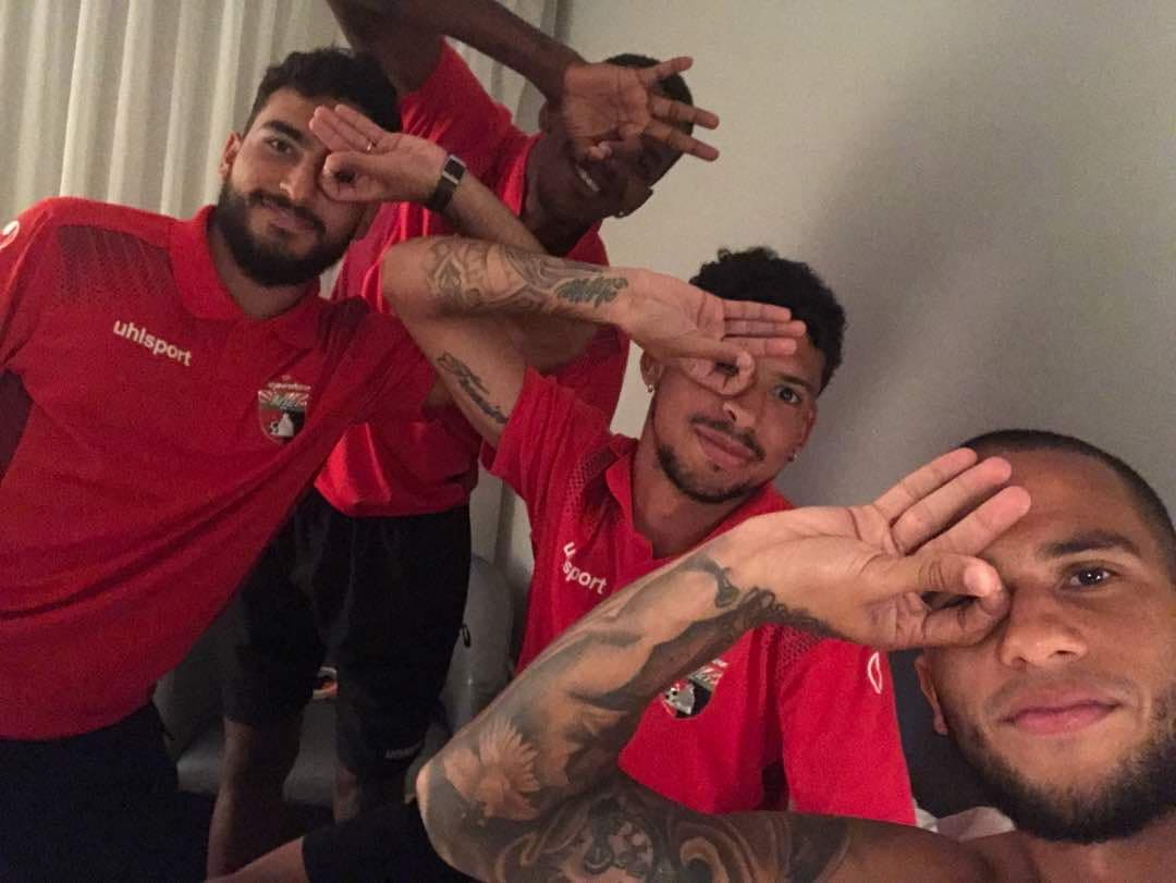 Ni la crisis impide que los jugadores del Deportivo Lara de Venezuela se diviertan con el desafío viral.