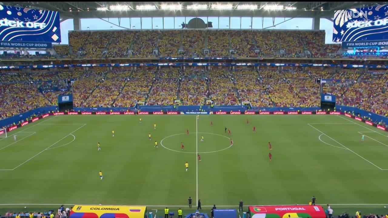 Arranca el partido y la pelota está en juego.