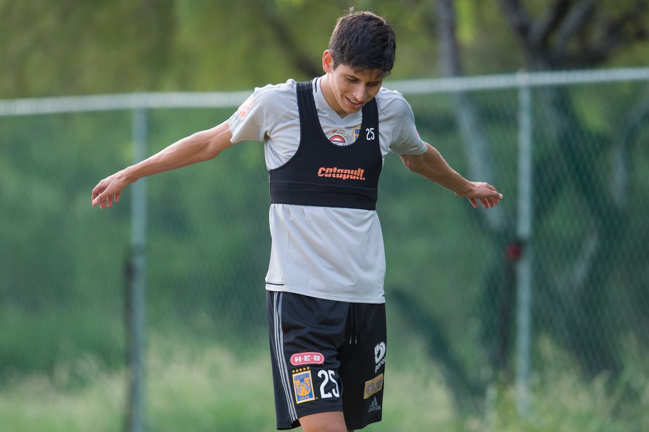 Jurgen Damm, atacante de Tigres que está con México.