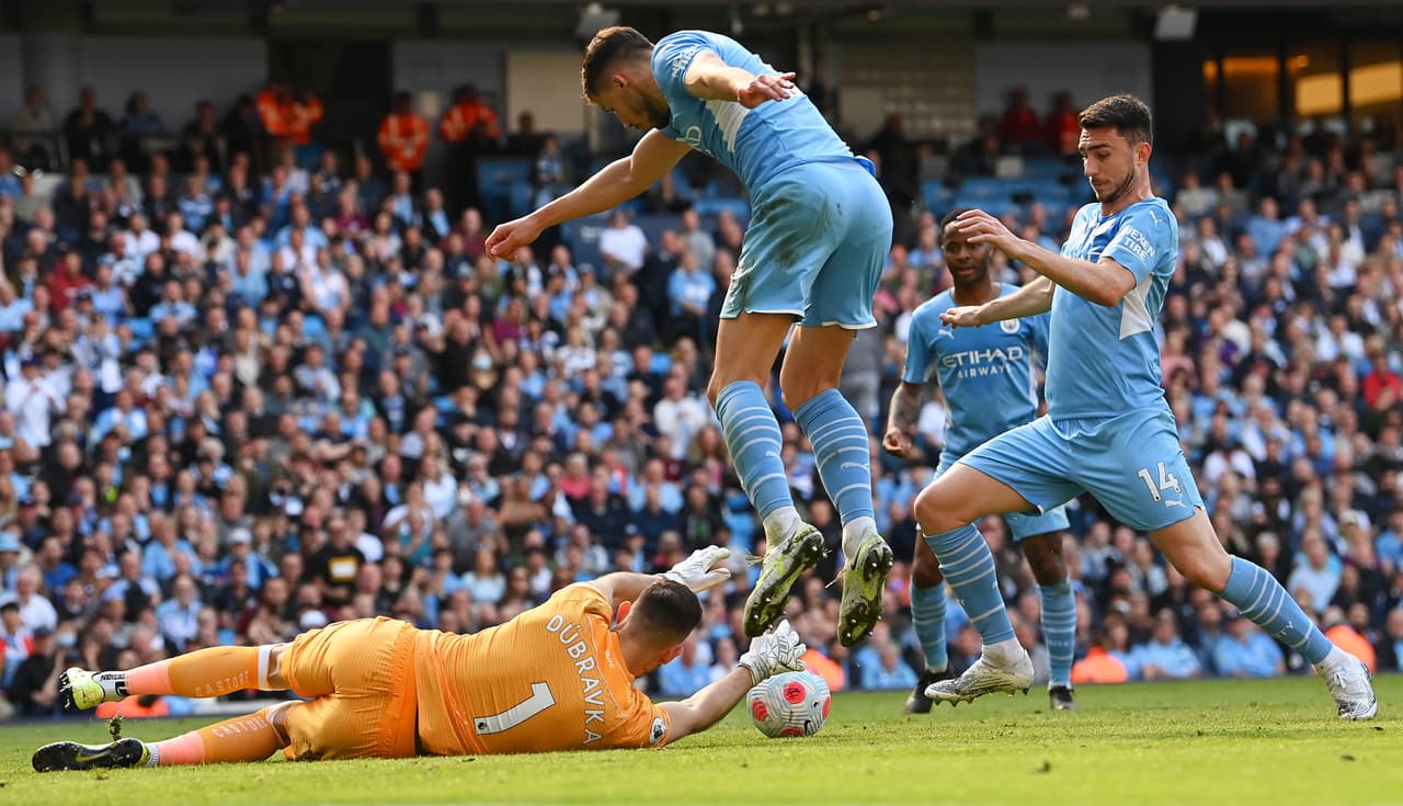 Manchester City venció al Newcastle con un doblete de Raheem Sterling y los tantos de Amymeric Laporte, Rodri y Phil Foden.